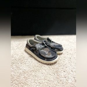 Toddler heydudes size 10